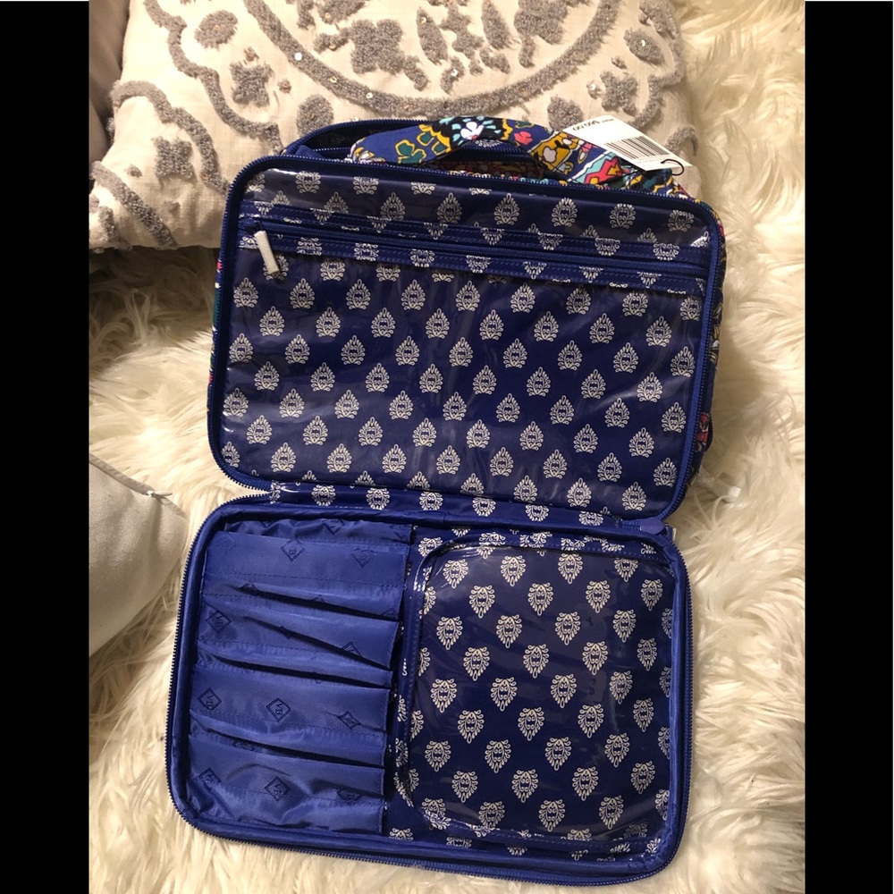 EUC: Vera Bradley icon large Blush & Brush case